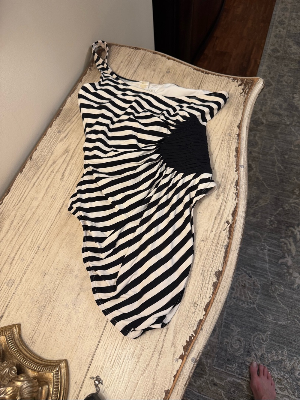 Anne Cole Black & White Striped One-Piece Swimsuit. One shoulder strap. Cute!!